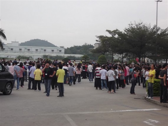 东莞台资制鞋厂工人大罢工 传与武警对峙多人受伤被逮捕