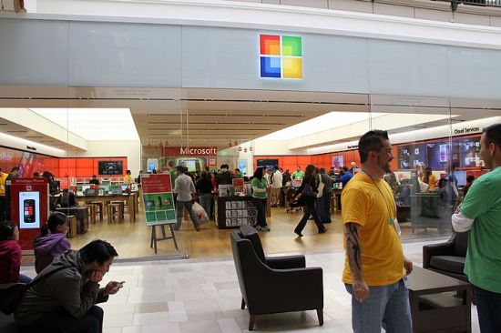 微软开设硅谷首家零售店 和苹果大唱对台戏(组图)