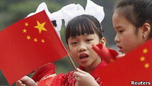 比中国还能山寨：习近平到访越南 欢迎旗帜是六星红旗(图)