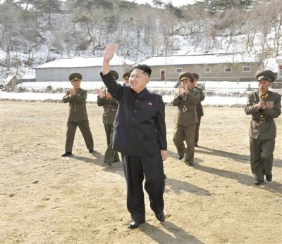 朝鲜最高领导人金正恩在卫星发射前频繁视察军队(组图)