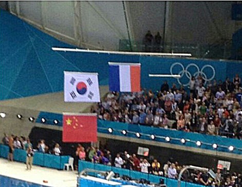 奥委会回应中韩名次并列国旗不同高：朴泰桓姓氏字母靠前(图)