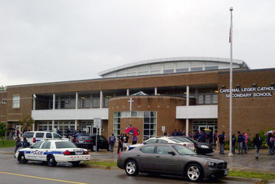 开学日，宾顿市一中学生遭刺，未有生命危险。 (CityNews)</p> <p>
