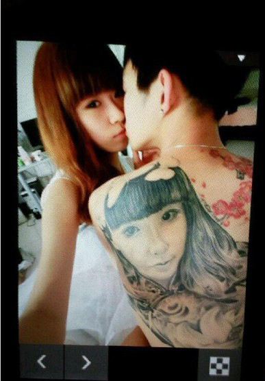 台湾男子背上纹女友脸庞栩栩如生 网友叹：太强大了(图)