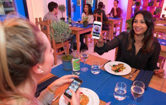 全球首家拍照即可免费吃饭的英国“游击餐厅”