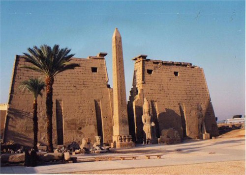 现存埃及最古老的方尖碑
