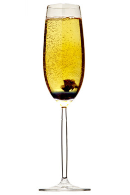 迷失丛林<br/>将雪利酒0.5盎司、菊芋酒四分之一盎司混合，倒入高脚杯中。加入起泡酒（Moscato d’Asti为佳），以紫罗兰蜜饯作装饰。