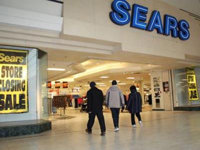 万锦市Markville商场内的Sears百货将于本周六关闭，现正清仓促销。(图：yorkregion.com)<p>