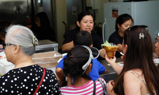 联邦政府拨款支持台湾文化节。图为往届的台湾文化节，美食供应受欢迎。 (本报资料照片)