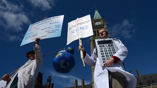 加拿大联邦政府真的控制科学家言论了吗? | 新