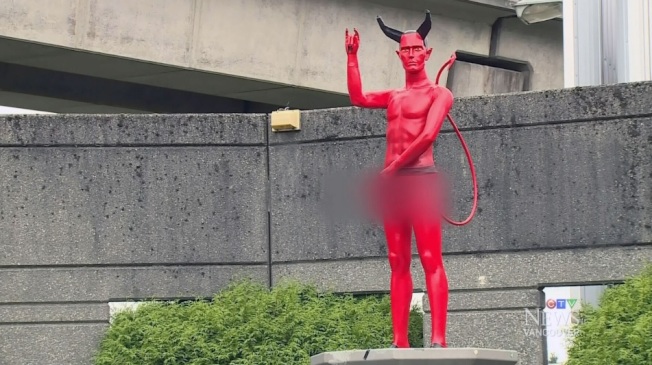 去年突然出現在街頭的紅色撒旦。（CTV）