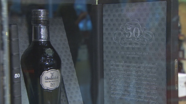 3万6000元一瓶的格兰菲迪（Glenfiddich）威士忌。(CBC)