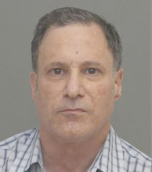 前小學教師Stephen Joseph Schater被控持有兒童色情圖片罪。（圖：多倫多警方）