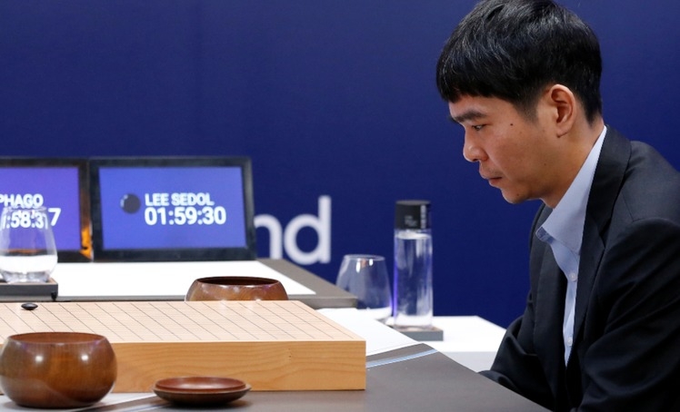围棋人机对弈 AlphaGo三连胜 | 新闻