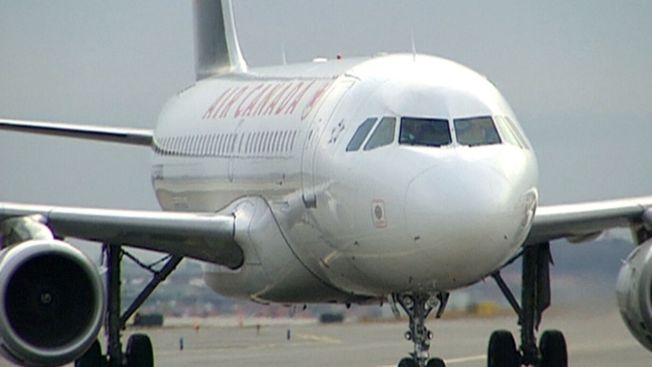 加航班机延迟起飞，197名旅客被困曼彻斯特两天。 (CTV NEWS)