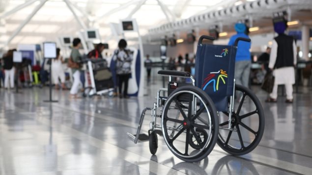 要准备多少轮椅才够使用是机场面对的难题之一