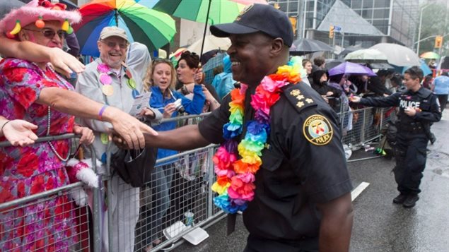 2015年多伦多警队积极参加了同性恋大游行活动