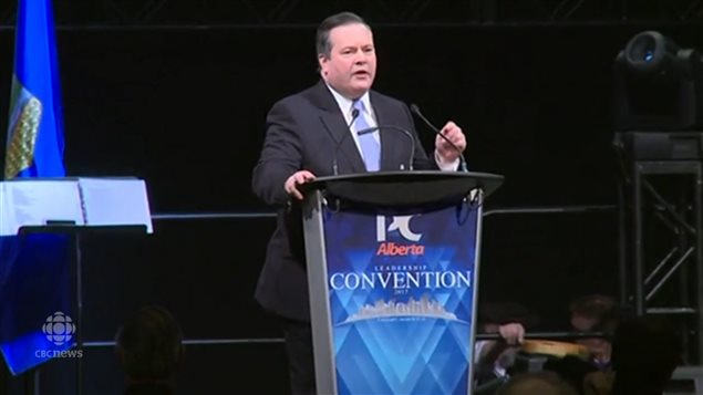 肯尼在阿尔伯塔保守党代表大会上发表胜选讲话