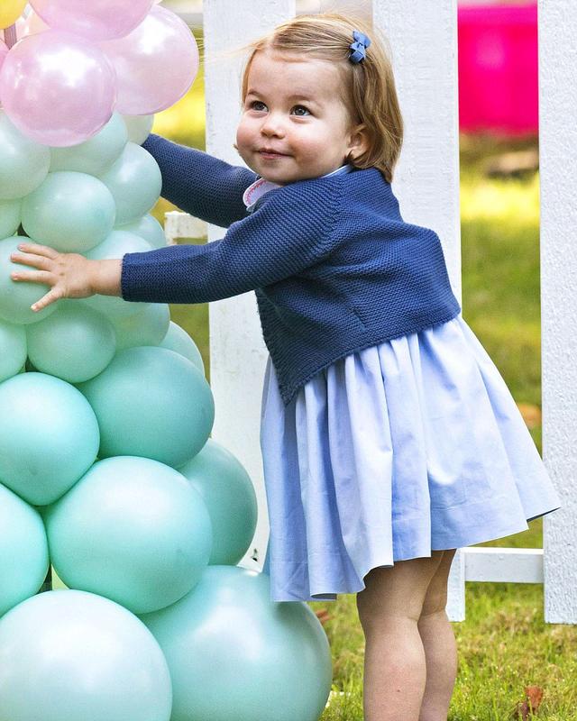 夏洛特公主迎来2岁生日！简直就是女王和威廉王子的翻版
