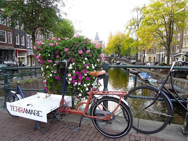 9-amsterdam-netherlands--as-a-city-renowned-for-the-number-of-cyclists-in-its-streets-it-is-perhaps-unsurprising-that-the-dutch-capital-was-the-fourth-best-city-for-commute-time.jpg