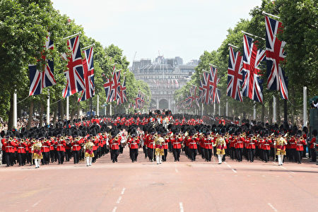英国皇家军队阅兵仪式（Trooping the Colour）。（Chris Jackson/Getty Images)