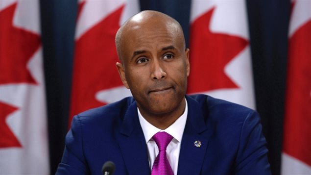 加拿大移民部长坚称非法越境问题没有失控