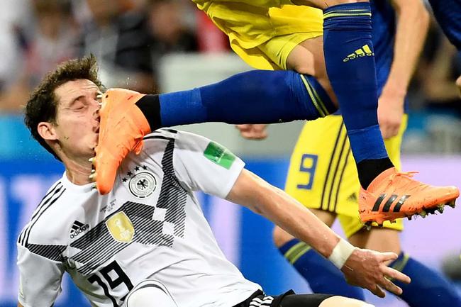 “10人德国2-1逆转瑞典”的图片搜索结果