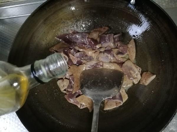 炒猪肝时，别直接下锅，炒前加“这1步”，猪肝不腥，更嫩更好吃