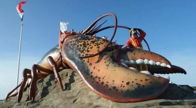世界上最大的龙虾，体长1.2米重20公斤，处理方式有点可惜