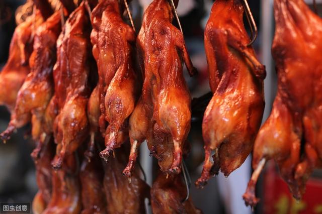 广东烤鸭和北京烧鸭，哪个更好吃？两者有什么区别？