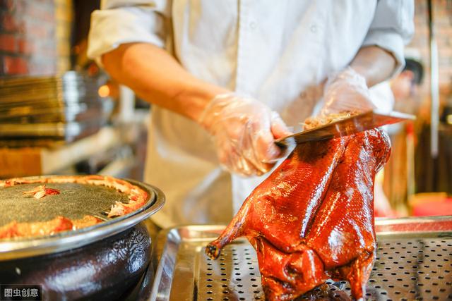 广东烤鸭和北京烧鸭，哪个更好吃？两者有什么区别？