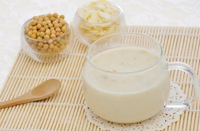 喝豆浆和喝牛奶哪个更健康，更有营养？原来如此