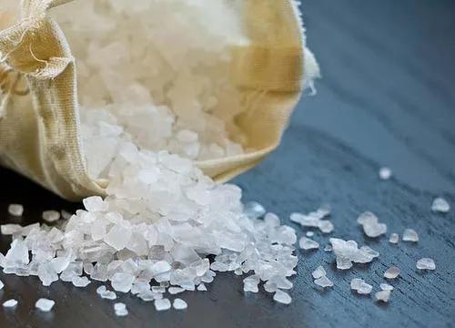 做菜什么时候放盐最健康？