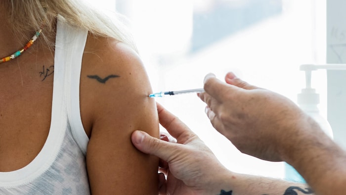 加拿大卫生部长说，强制接种疫苗将不可避免。