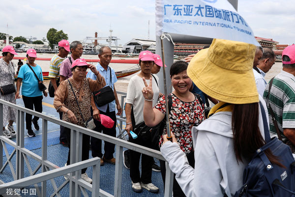 这里中国游客暴增    总理下令解决入境排队难